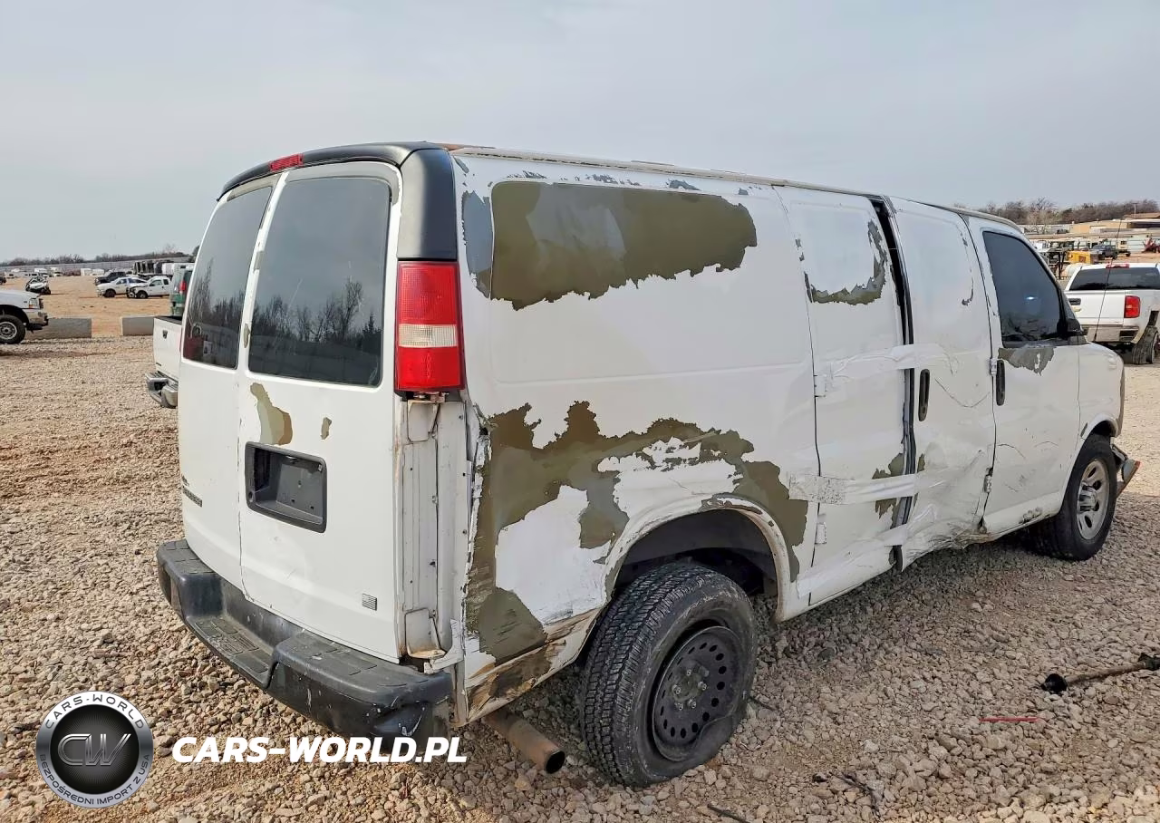 2010 Chevrolet Express G1500 VIN:1GCUGADX7A1102840 - 3