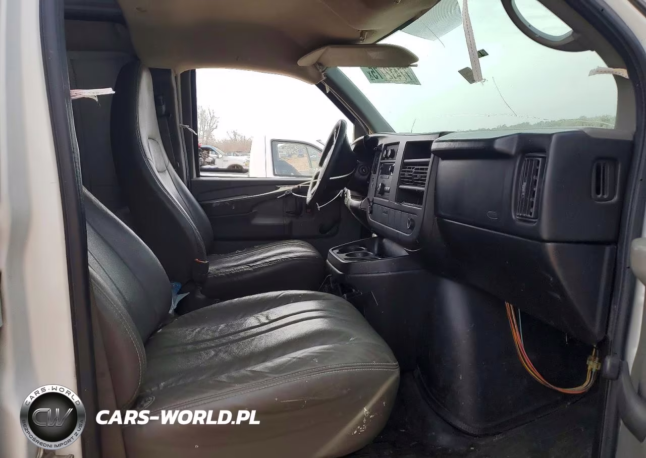 2010 Chevrolet Express G1500 VIN:1GCUGADX7A1102840 - 7