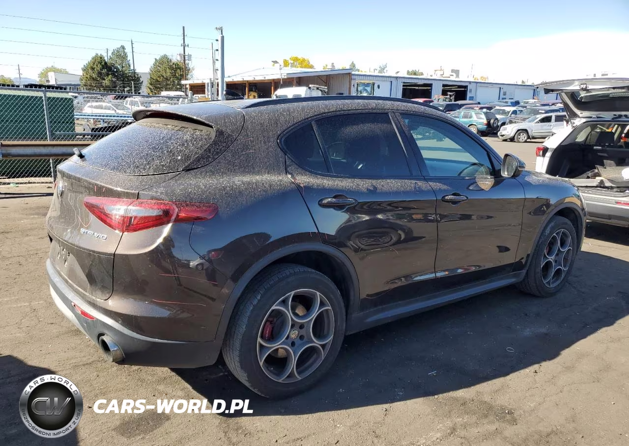 2018 Alfa Romeo Stelvio Sport VIN:ZASFAKPN0J7B92492 - 3