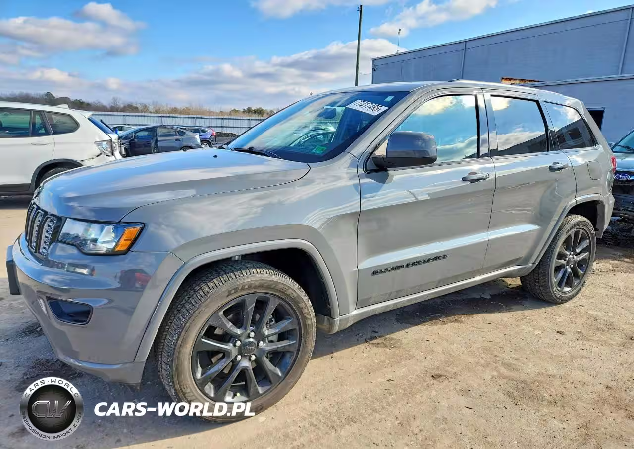 2020 Jeep Grand Cherokee Laredo