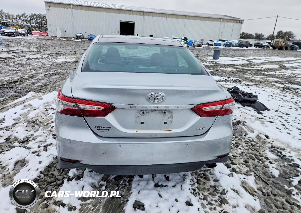 2018 Toyota Camry L VIN:4T1B11HK1JU034195 - 6