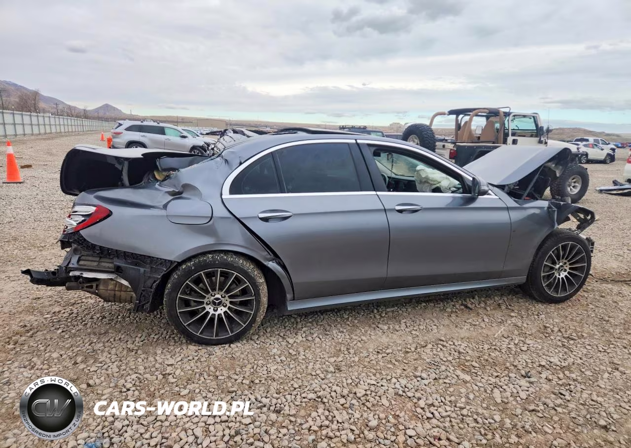 2017 Mercedes-Benz E 300 4Matic VIN:WDDZF4KB9HA118863 - 3