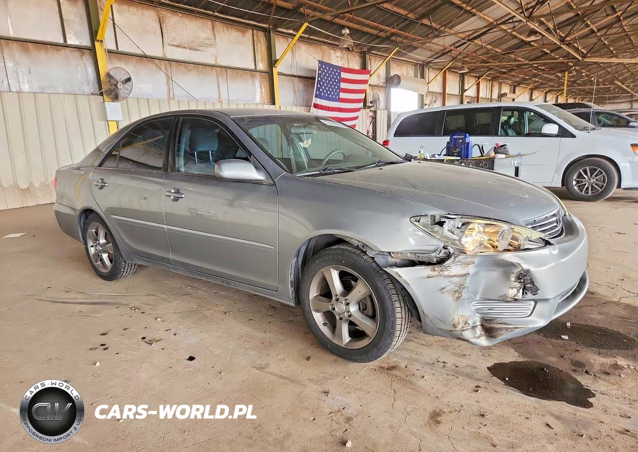 2005 Toyota Camry Le VIN:4T1BE32K35U594556 - 4