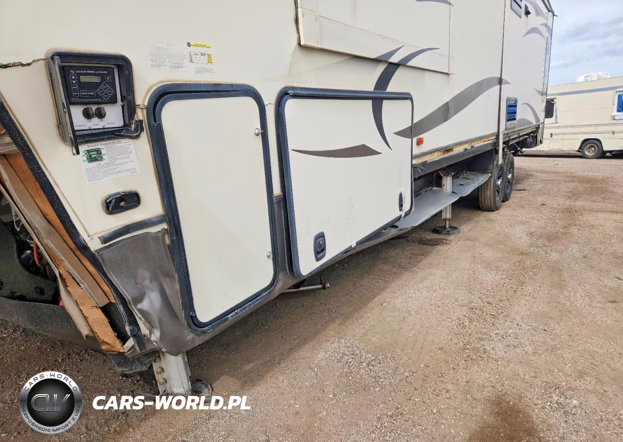 2017 Keystone Montana Camper VIN:4YDF39224H4703493 - 9
