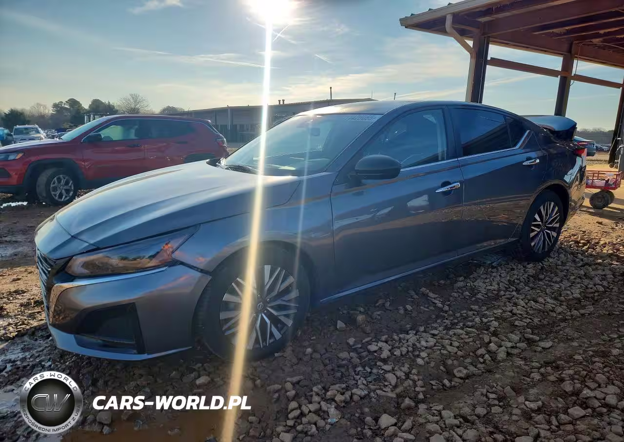 2024 Nissan Altima Sv