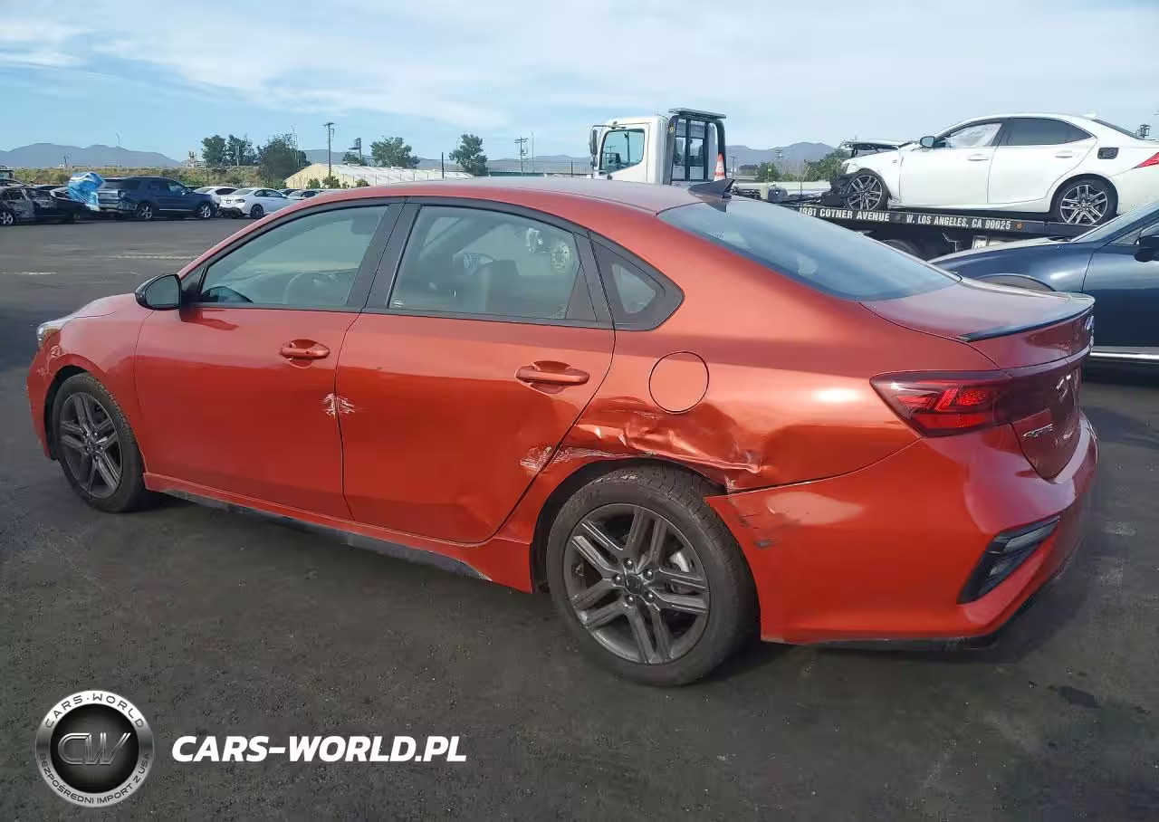 2021 Kia Forte VIN:3KPF34AD4ME389555 - 2