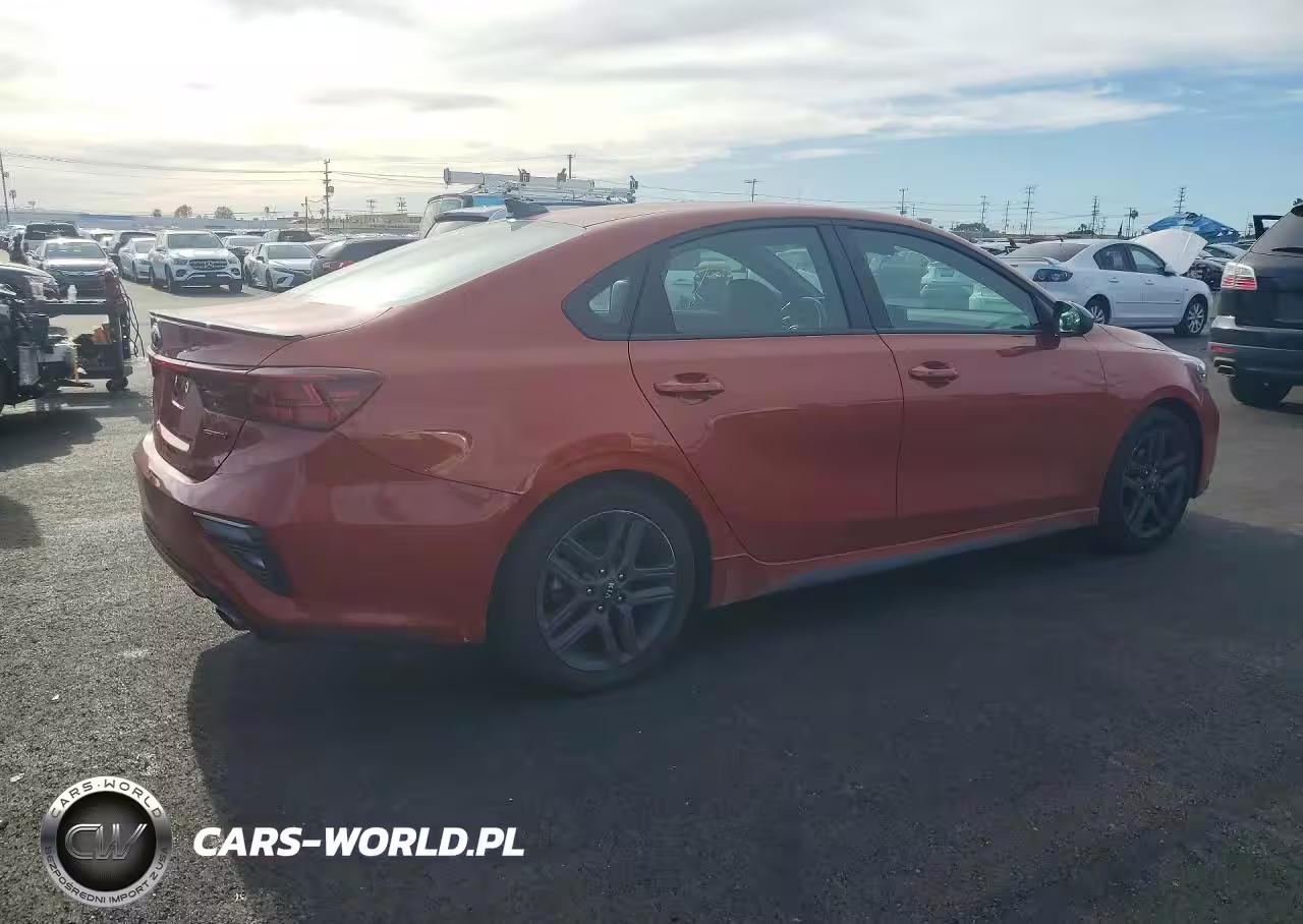 2021 Kia Forte VIN:3KPF34AD4ME389555 - 3