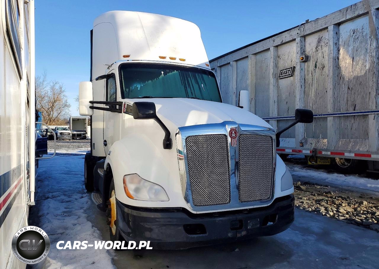 2016 Kenworth T680 Semi Truck