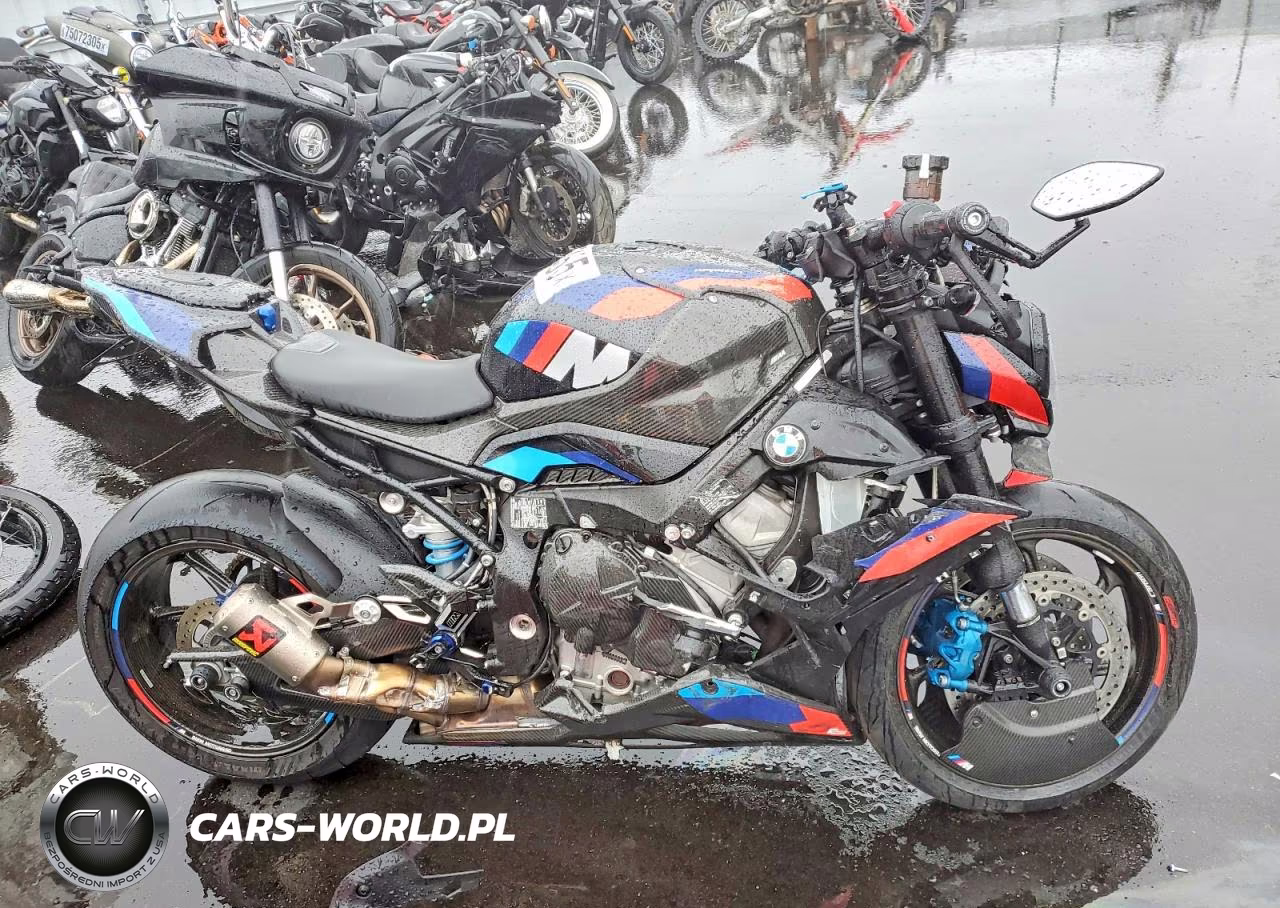 2024 BMW M 1000 R