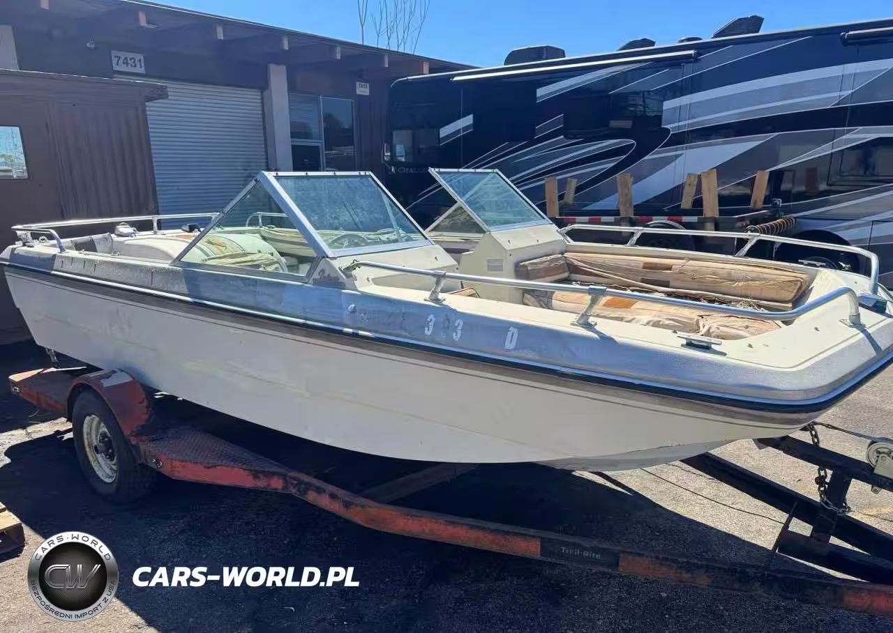 1979 GALAXIE BOATS TRI-HULL