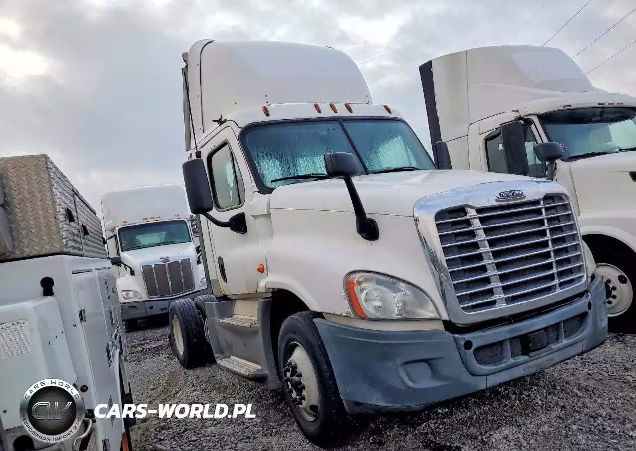 2016 Freightliner Cascadia 125 Semi Truck