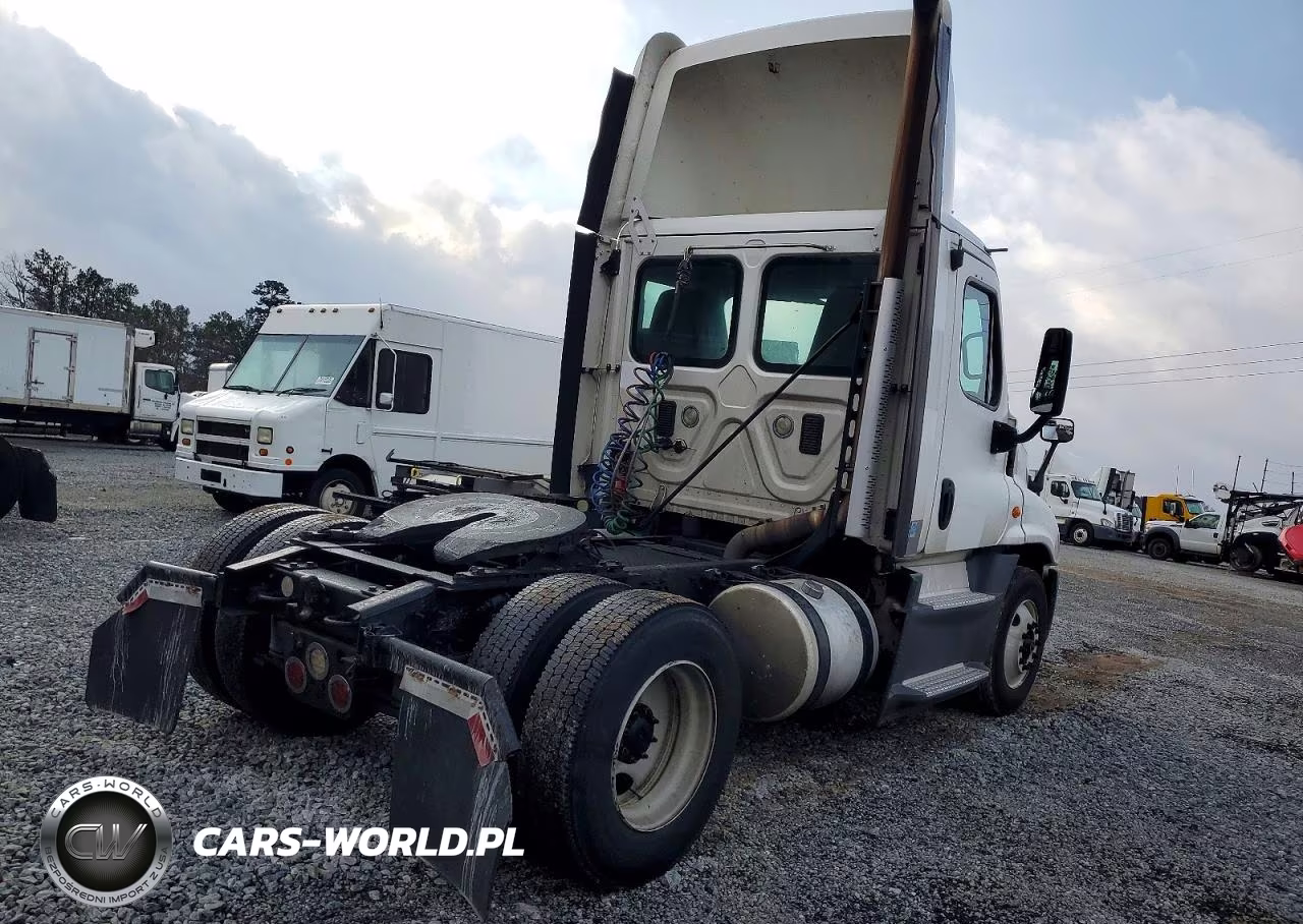 2016 Freightliner Cascadia 125 Semi Truck VIN:1FUBGEDV0GLHC5749 - 4
