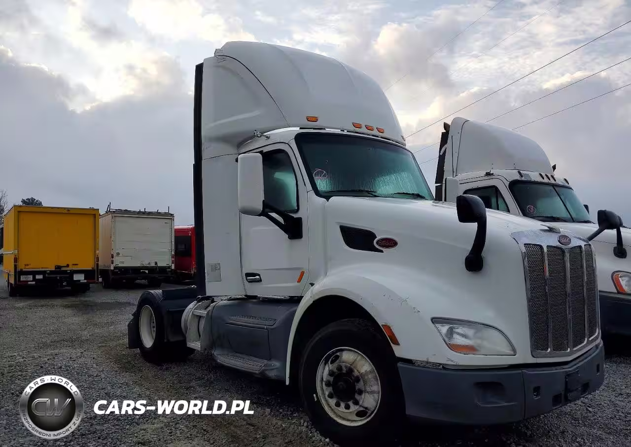 2018 Peterbilt 579 Semi Truck
