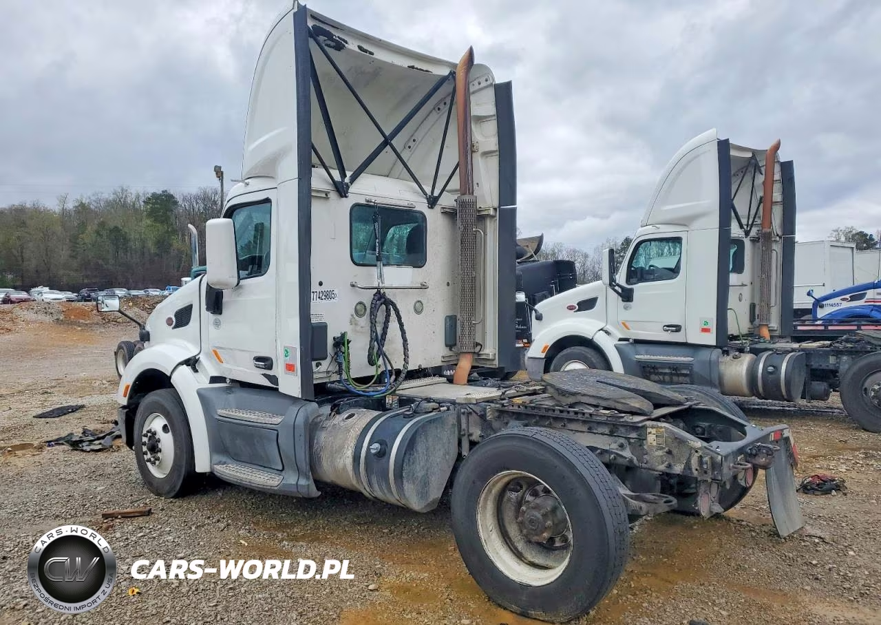 2017 Peterbilt 579 Semi Truck VIN:1XPBA48X6HD428835 - 3