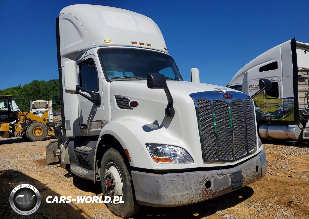 2017 Peterbilt 579 Semi Truck