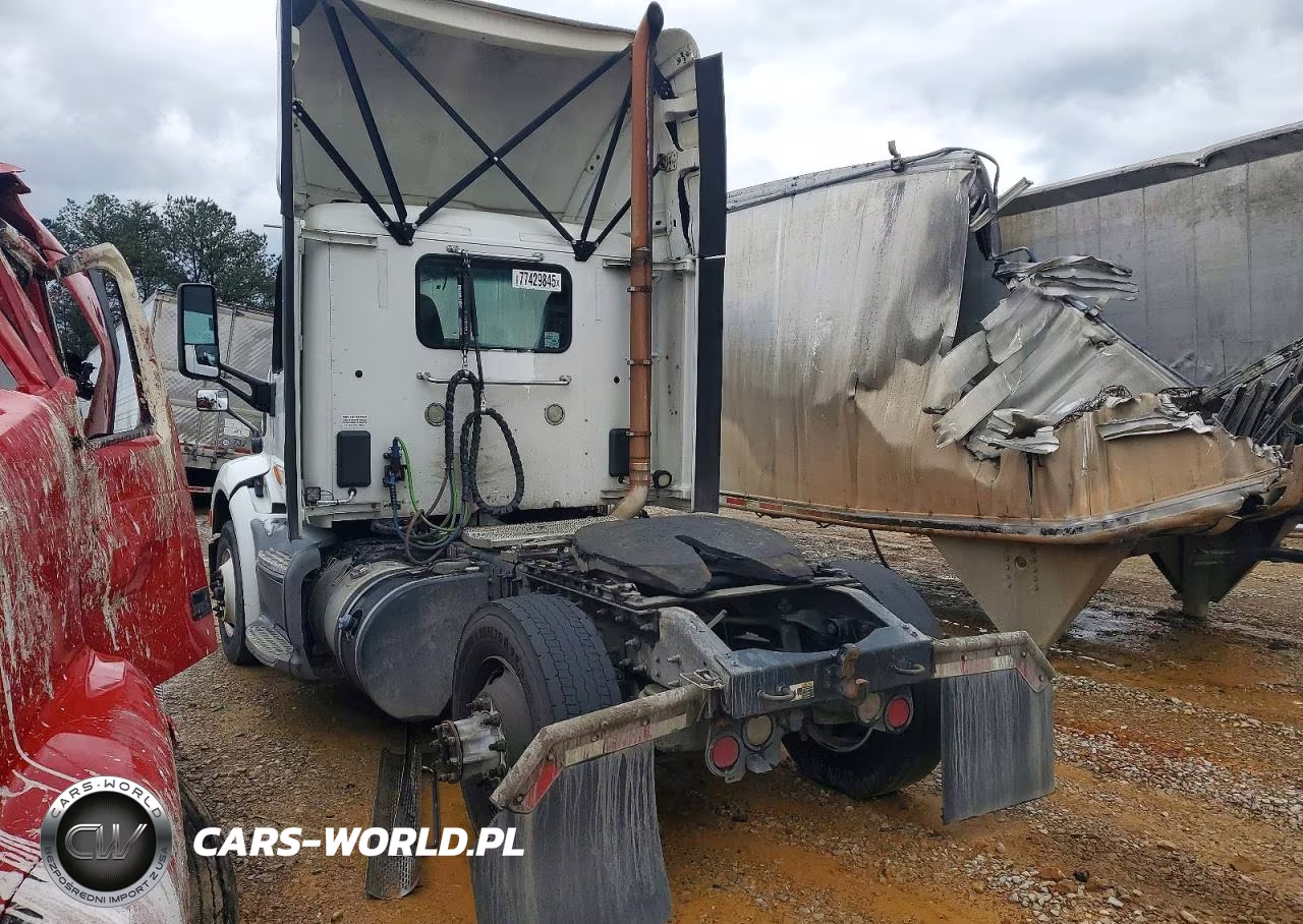 2017 Peterbilt 579 Semi Truck VIN:1XPBA48X3HD428839 - 3