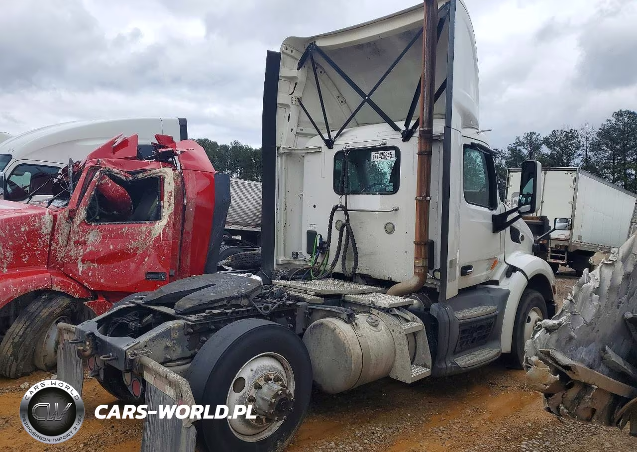 2017 Peterbilt 579 Semi Truck VIN:1XPBA48X3HD428839 - 4