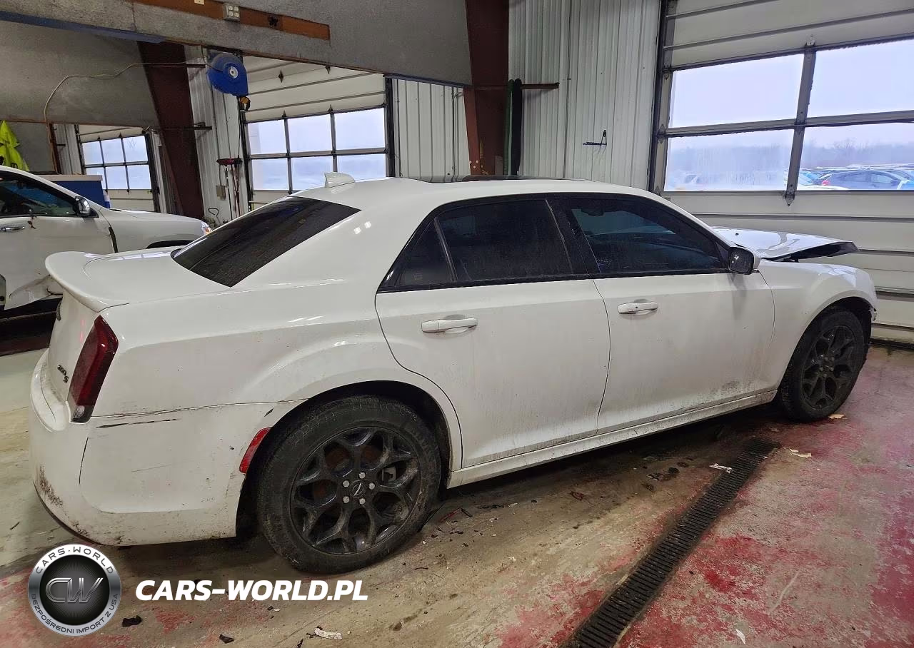 2022 Chrysler 300 S VIN:2C3CCAGG4NH135325 - 3
