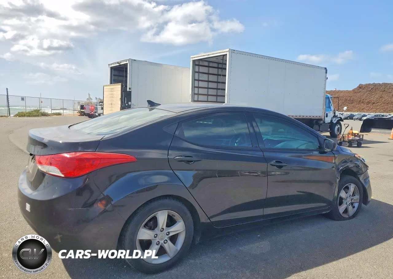 2013 Hyundai Elantra Gls VIN:KMHDH4AE0DU784816 - 3