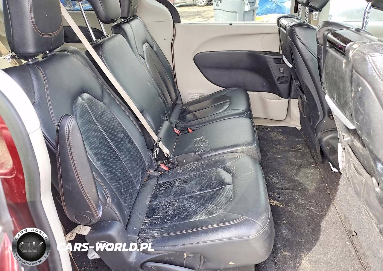 2018 Chrysler Pacifica Touring L Plus VIN:2C4RC1EG1JR270730 - 11
