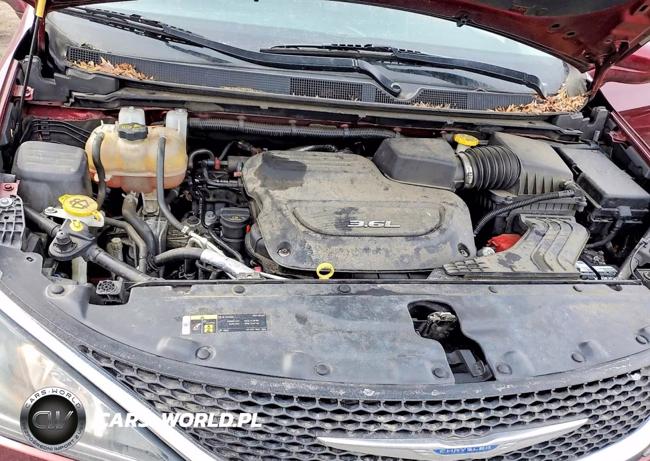 2018 Chrysler Pacifica Touring L Plus VIN:2C4RC1EG1JR270730 - 12