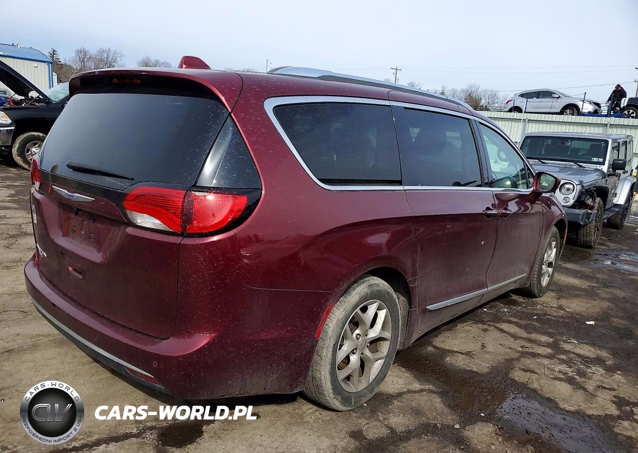 2018 Chrysler Pacifica Touring L Plus VIN:2C4RC1EG1JR270730 - 3