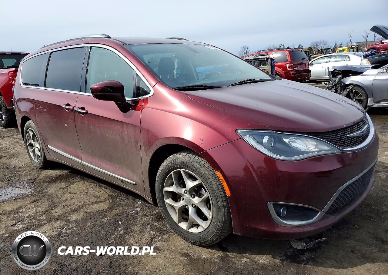 2018 Chrysler Pacifica Touring L Plus VIN:2C4RC1EG1JR270730 - 4