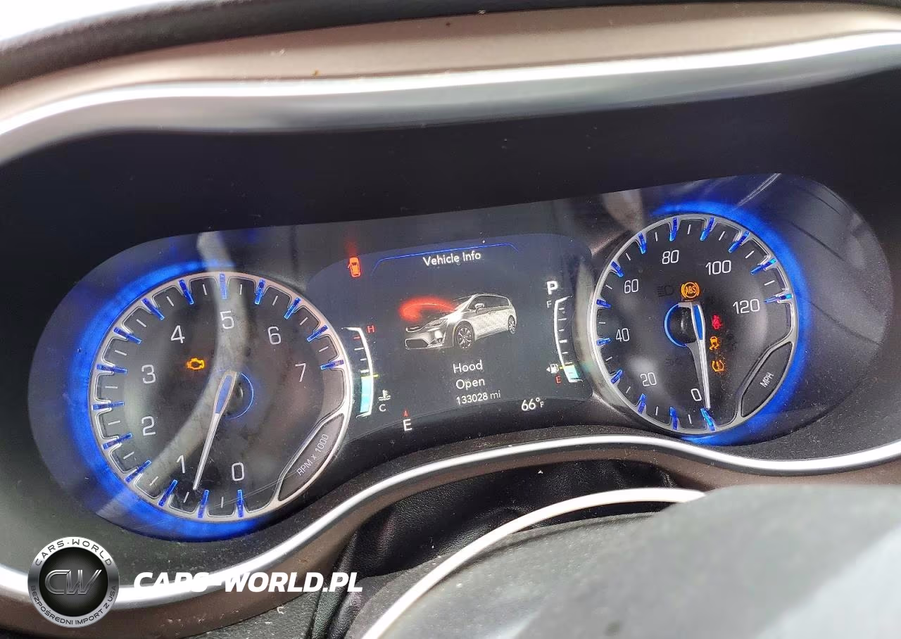 2018 Chrysler Pacifica Touring L Plus VIN:2C4RC1EG1JR270730 - 9