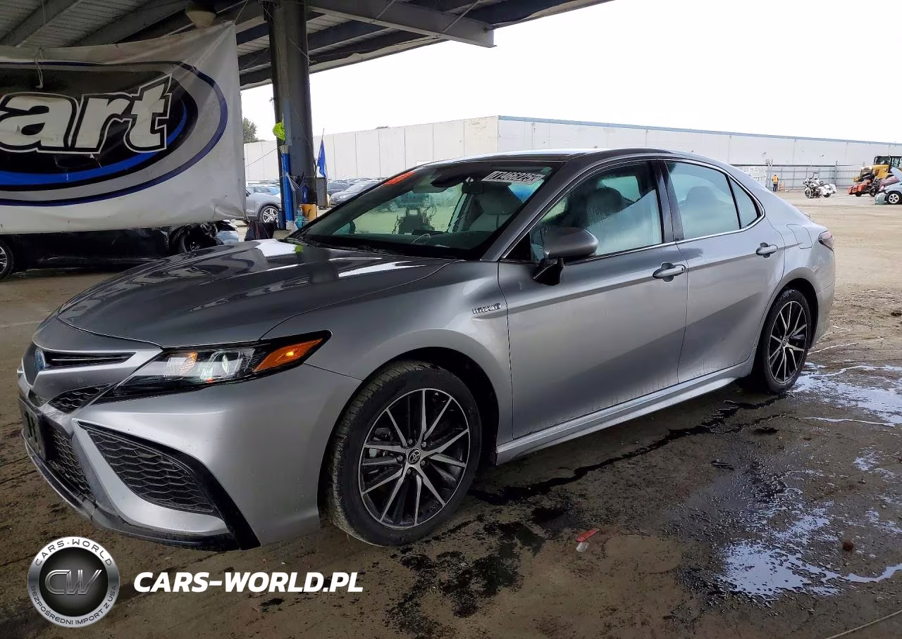 2021 Toyota Camry Hybrid Se