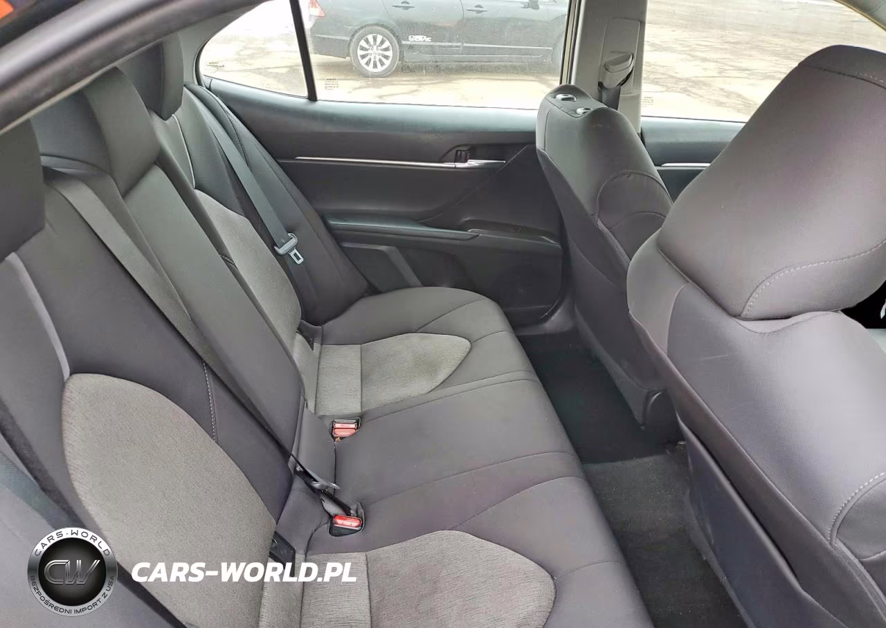 2021 Toyota Camry Le VIN:4T1C11BK5MU033004 - 10