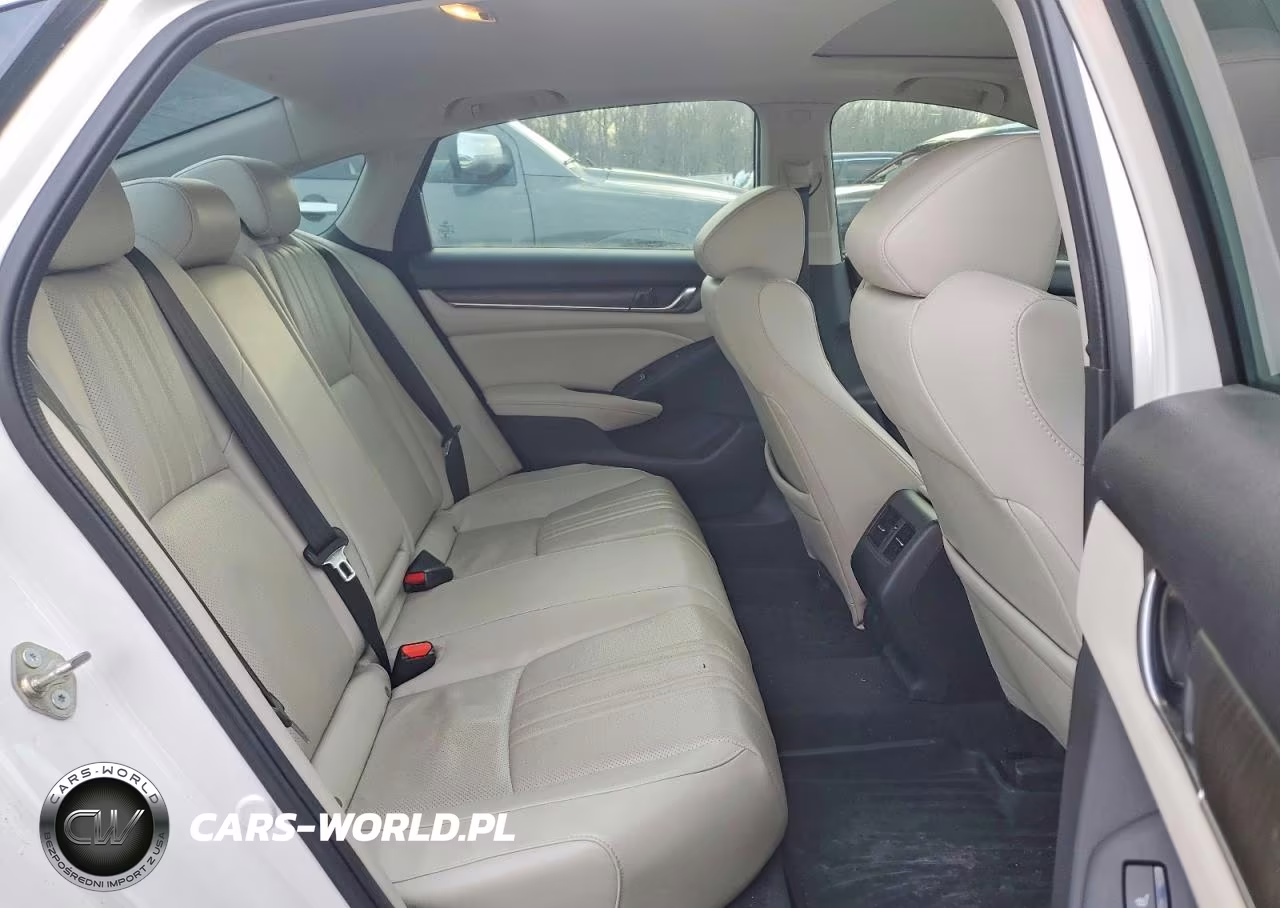 2018 Honda Accord Touring VIN:1HGCV1F96JA186683 - 10