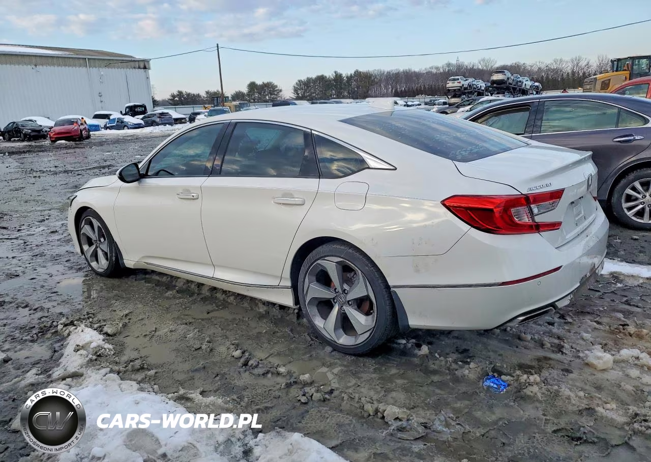 2018 Honda Accord Touring VIN:1HGCV1F96JA186683 - 2