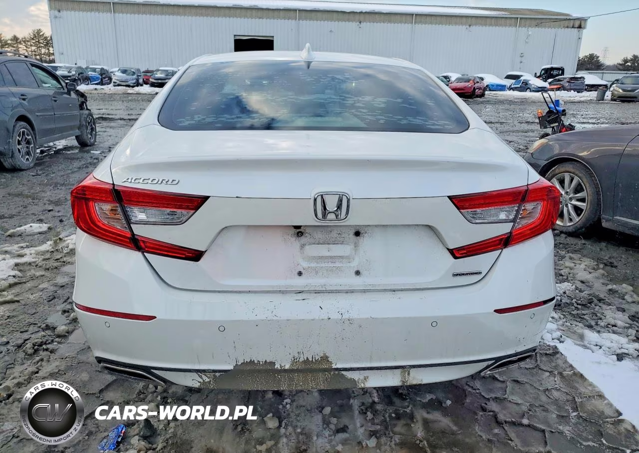 2018 Honda Accord Touring VIN:1HGCV1F96JA186683 - 6