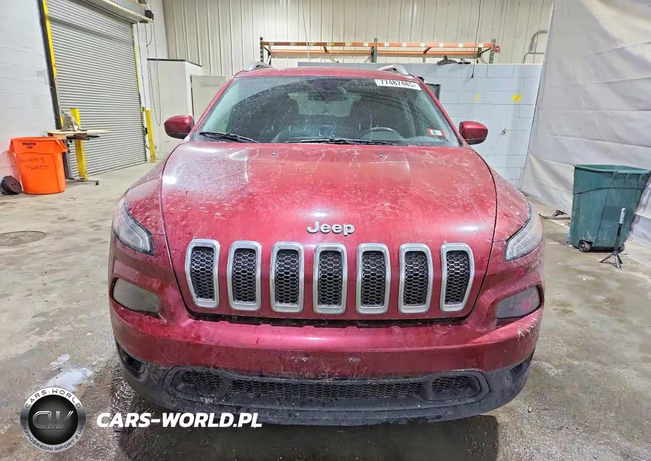 2014 Jeep Cherokee Latitude VIN:1C4PJLCS5EW143072 - 5