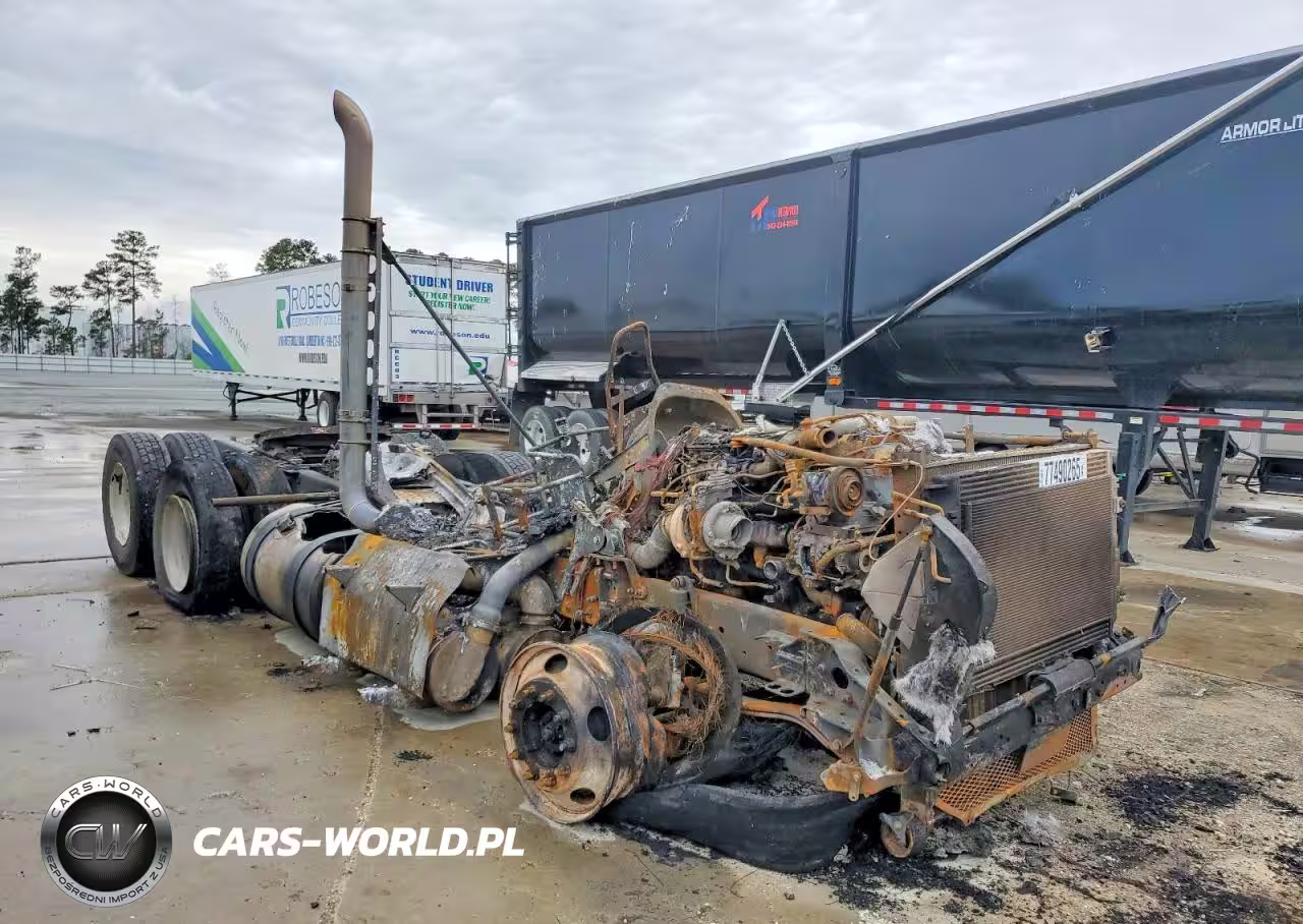 2013 Freightliner Cascadia 125 Semi Truck