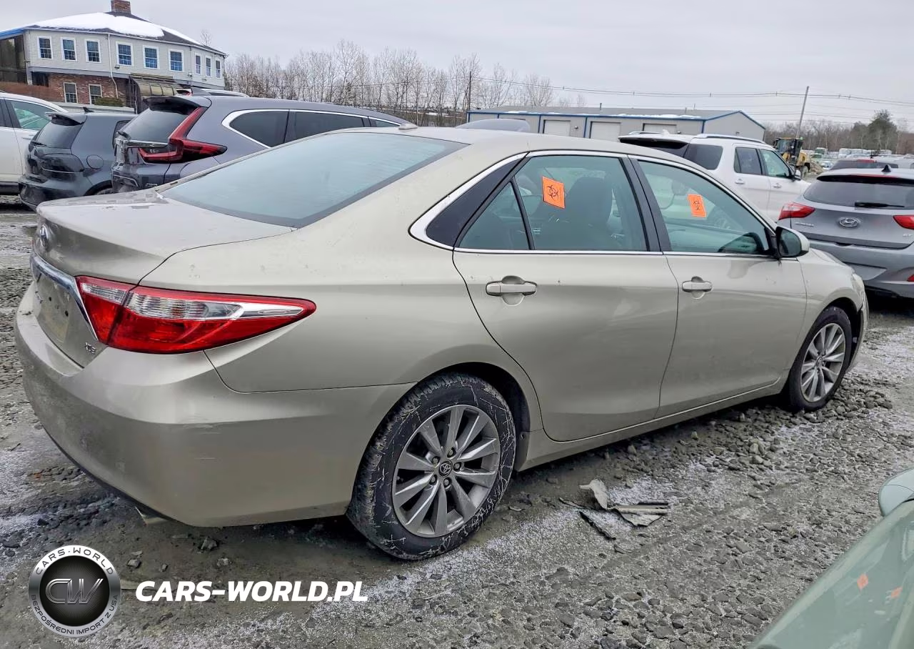 2015 Toyota Camry VIN:4T1BK1FK7FU028313 - 3