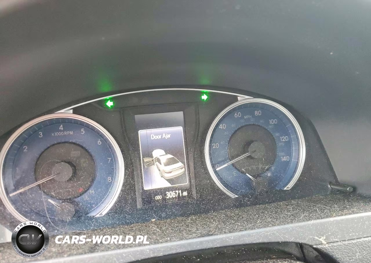 2015 Toyota Camry VIN:4T1BK1FK7FU028313 - 9