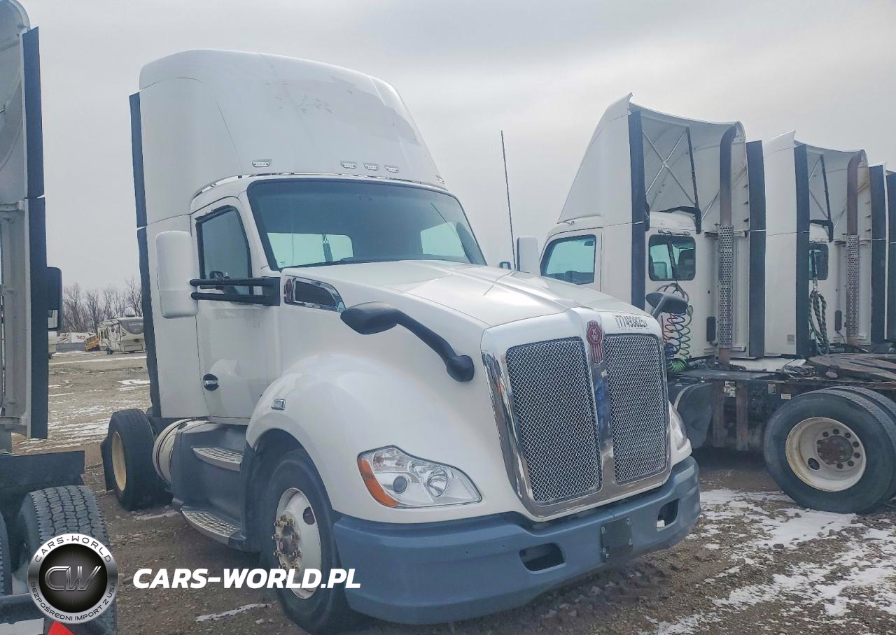 2015 Kenworth T680 Semi Truck