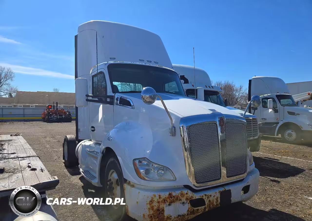 2014 Kenworth T680 Semi Truck