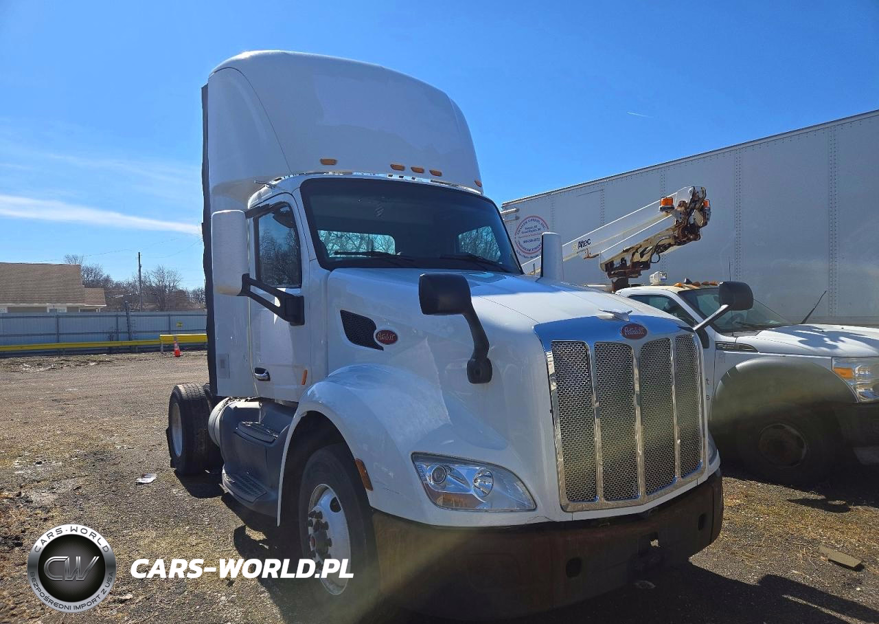 2016 Peterbilt 579 Semi Truck