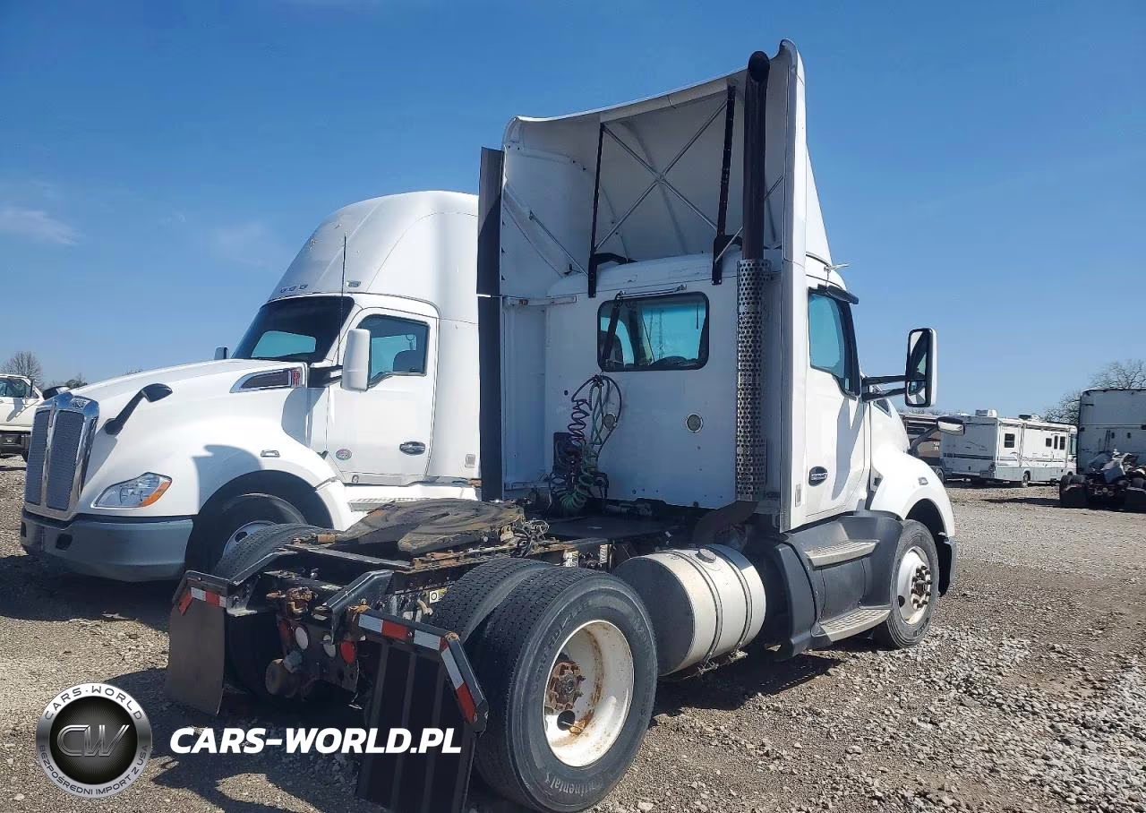 2016 Kenworth T680 Semi Truck VIN:1XKYA48X2GJ124840 - 4