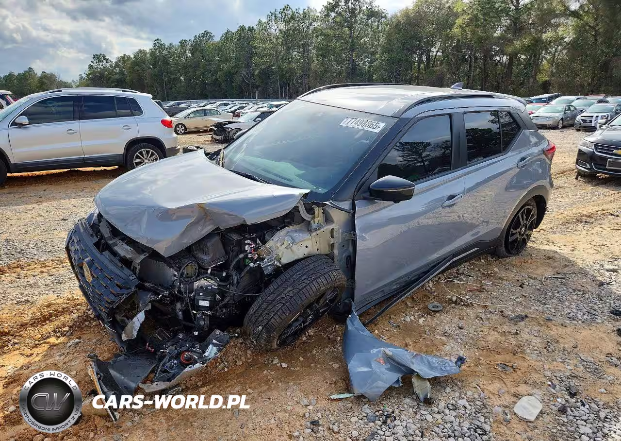 2021 Nissan Kicks Sr