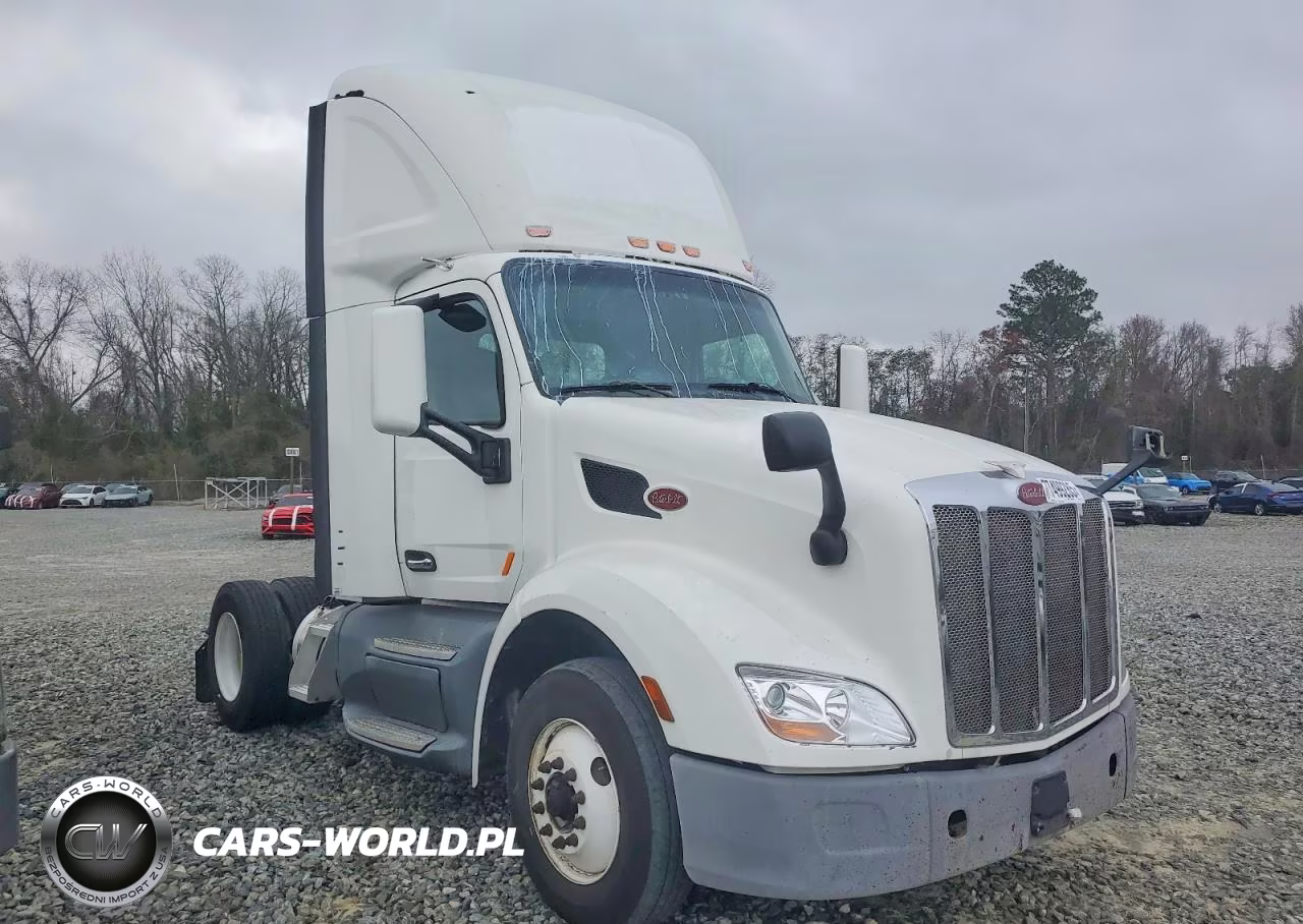 2017 Peterbilt 579 Semi Truck