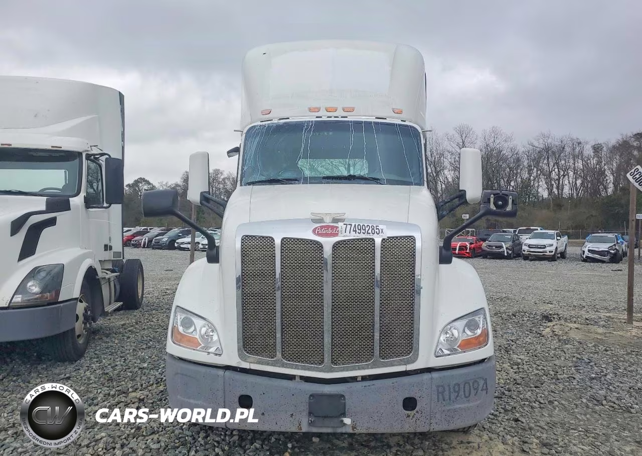 2017 Peterbilt 579 Semi Truck VIN:1XPBA48X6HD428477 - 9