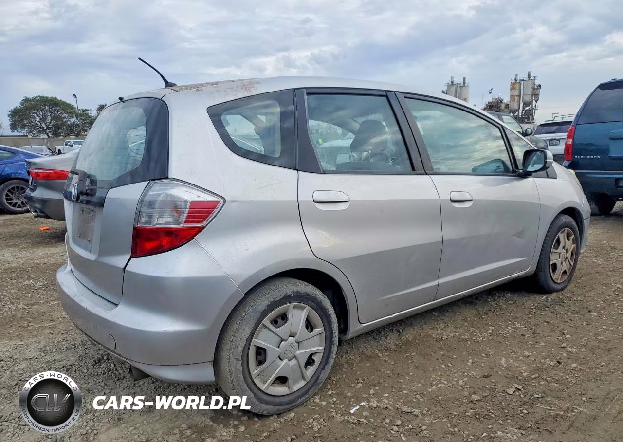 2012 Honda Fit VIN:JHMGE8H39CS000793 - 3