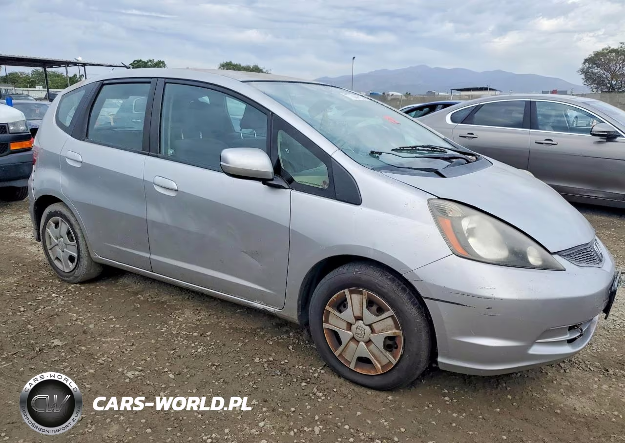 2012 Honda Fit VIN:JHMGE8H39CS000793 - 4