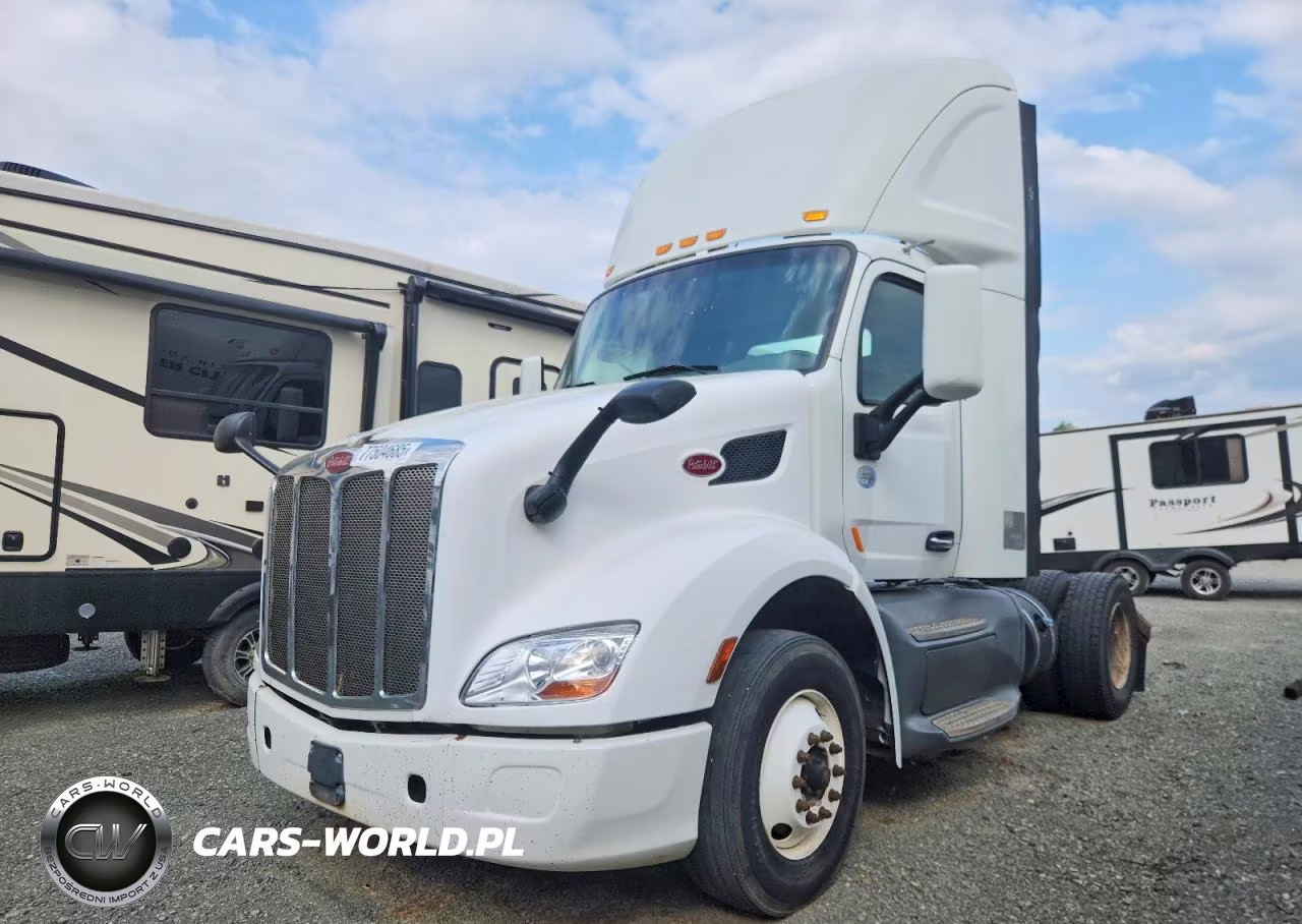 2017 Peterbilt 579 Semi Truck VIN:1XPBA48X7HD428844 - 2