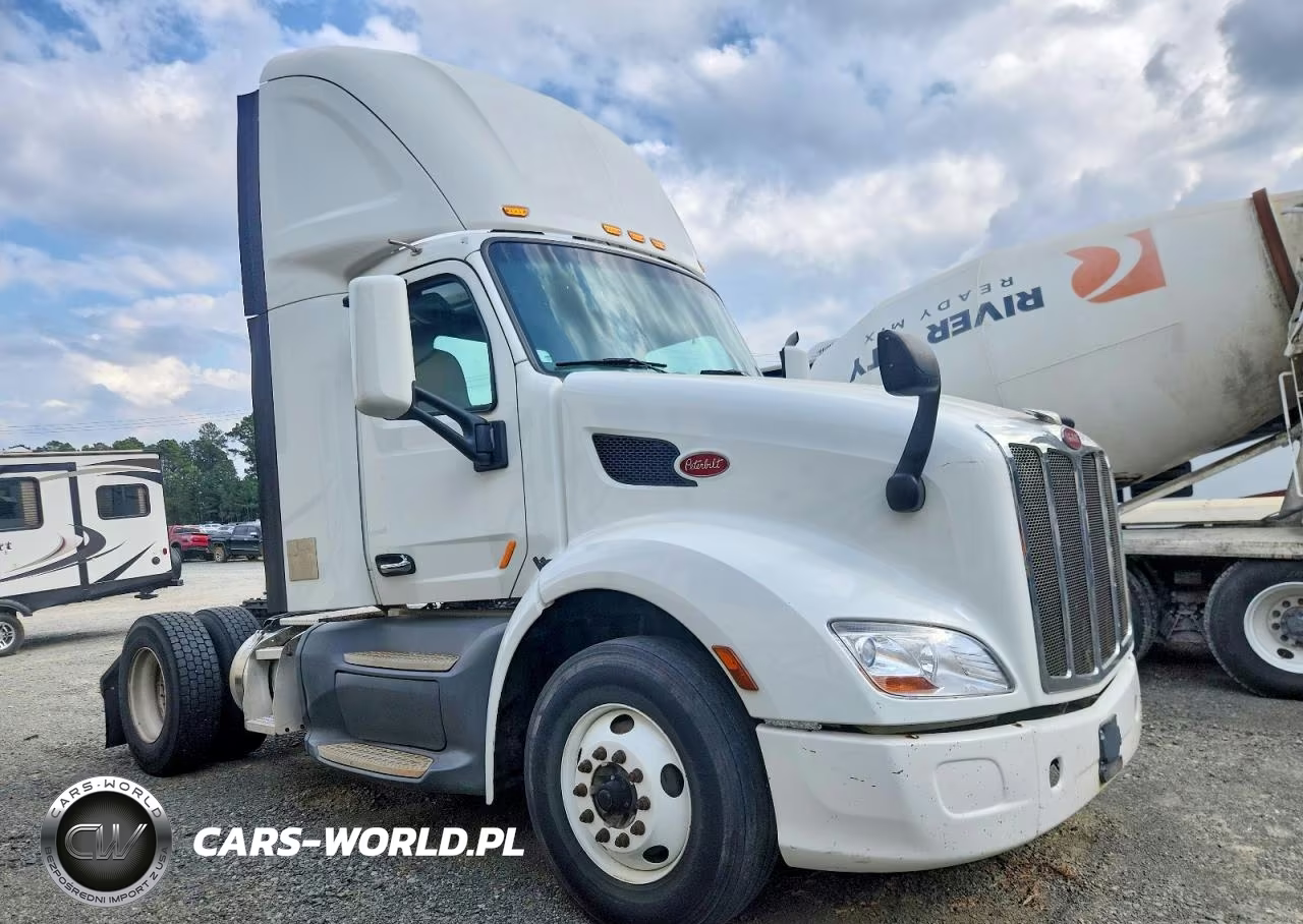 2017 Peterbilt 579 Semi Truck VIN:1XPBA48X7HD428844 - 9