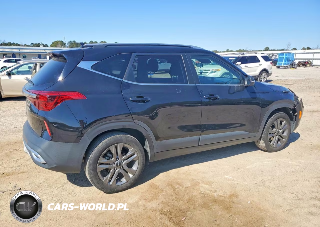 2023 Kia Seltos S VIN:KNDEU2AA4P7438194 - 3