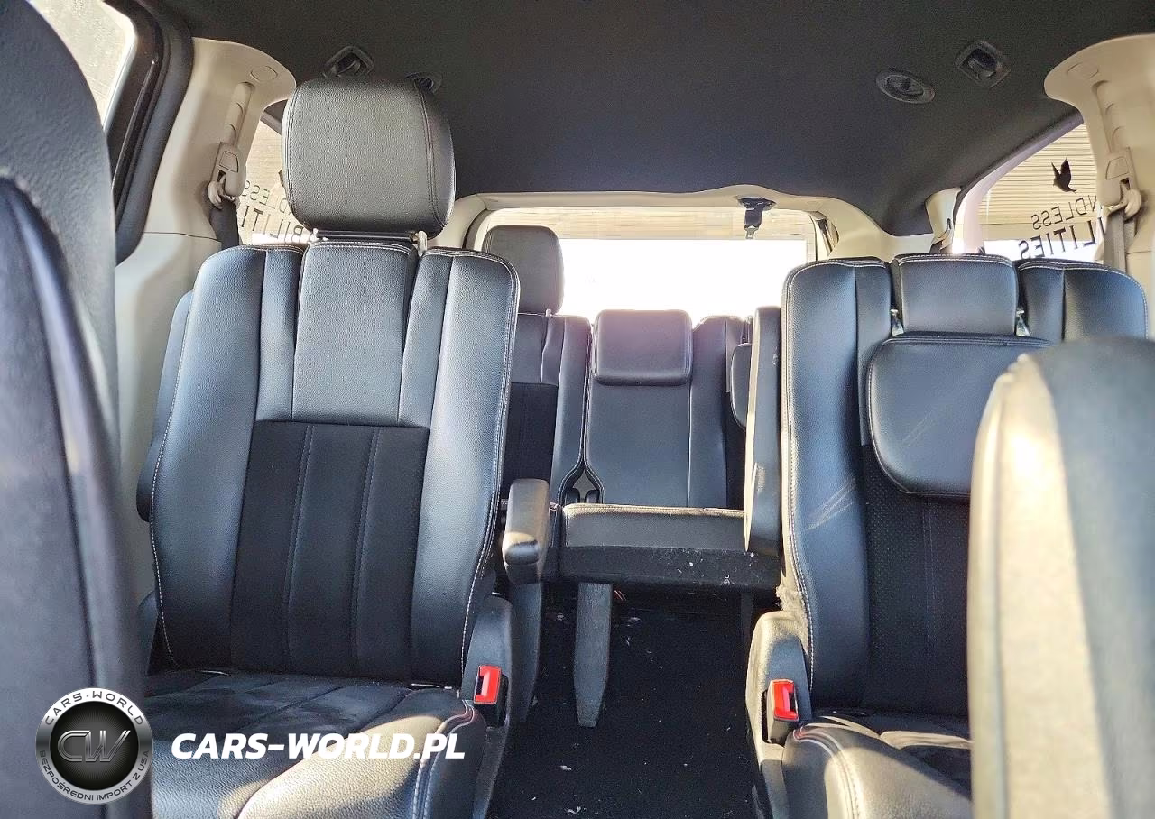 2018 Dodge Grand Caravan VIN:2C4RDGCG0JR266557 - 10